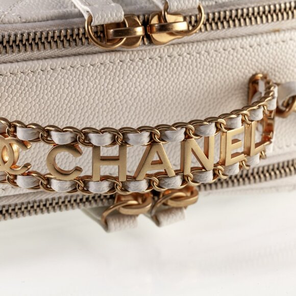 Chanel Quilted White Caviar Pick Me Up Vanity Case Gorgeous Condition! - Picture 3 of 11